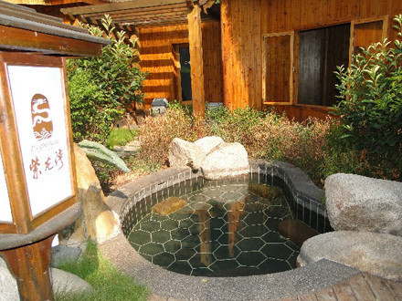 【许昌泉眼客栈+(紫龙湾温泉/灰汤金太阳温泉度假村/灰汤华天城温泉可选)团购详情】泉眼客栈+(紫龙湾温泉/灰汤金太阳温泉度假村/灰汤华天城温泉可选)价格_人均消费(图)