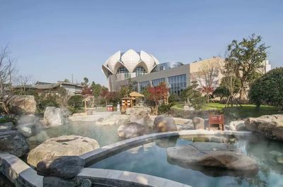 一个城郊型的特色小镇,如何以IP实现逆袭?