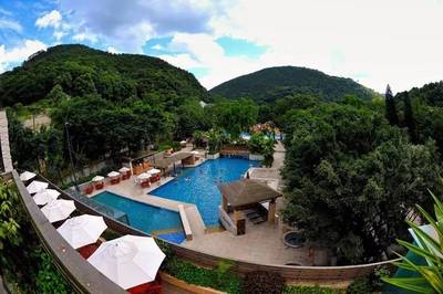 温泉与美景交融 解锁冬季旅行的灵魂标配